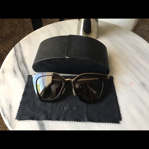 Prada sunglasses - Picture 2 of 3